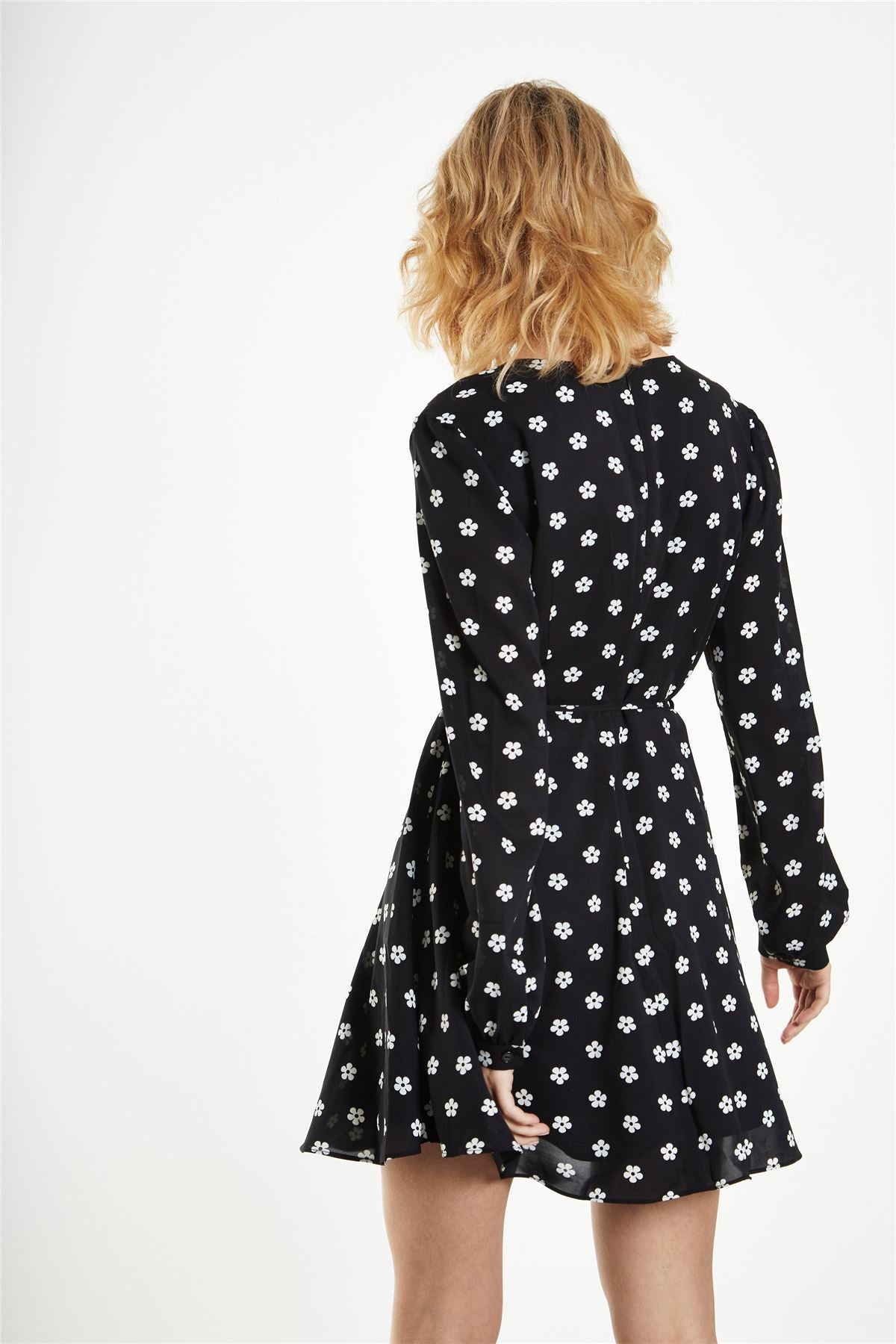 Black-White Daisy Long Sleeve Mini-Dress