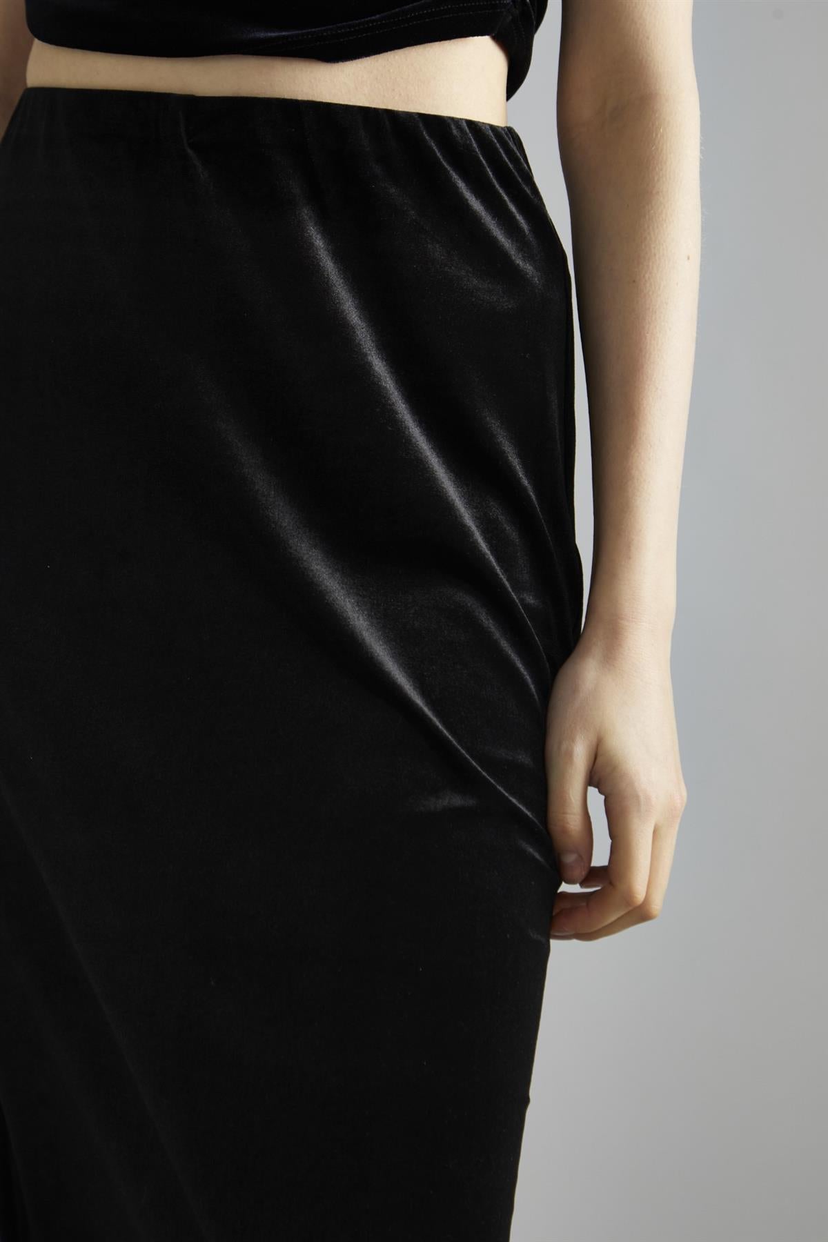 Black-Velvet Maxi-Skirt